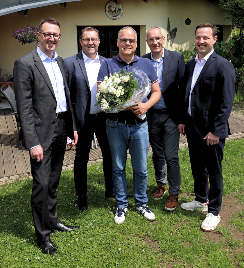 v.l. Dalibor Dreznjak (Geschäftsführer WOBCOM), Thomas Schulz (Abteilungsleiter WOBCOM), Marco Meiners (Erster Kunde), Kai Scholz (Business Director Wholesale, Deutsche Glasfaser), Benedikt Brandau (Bereichsleiter Wholesale, Deutsche Glasfaser)