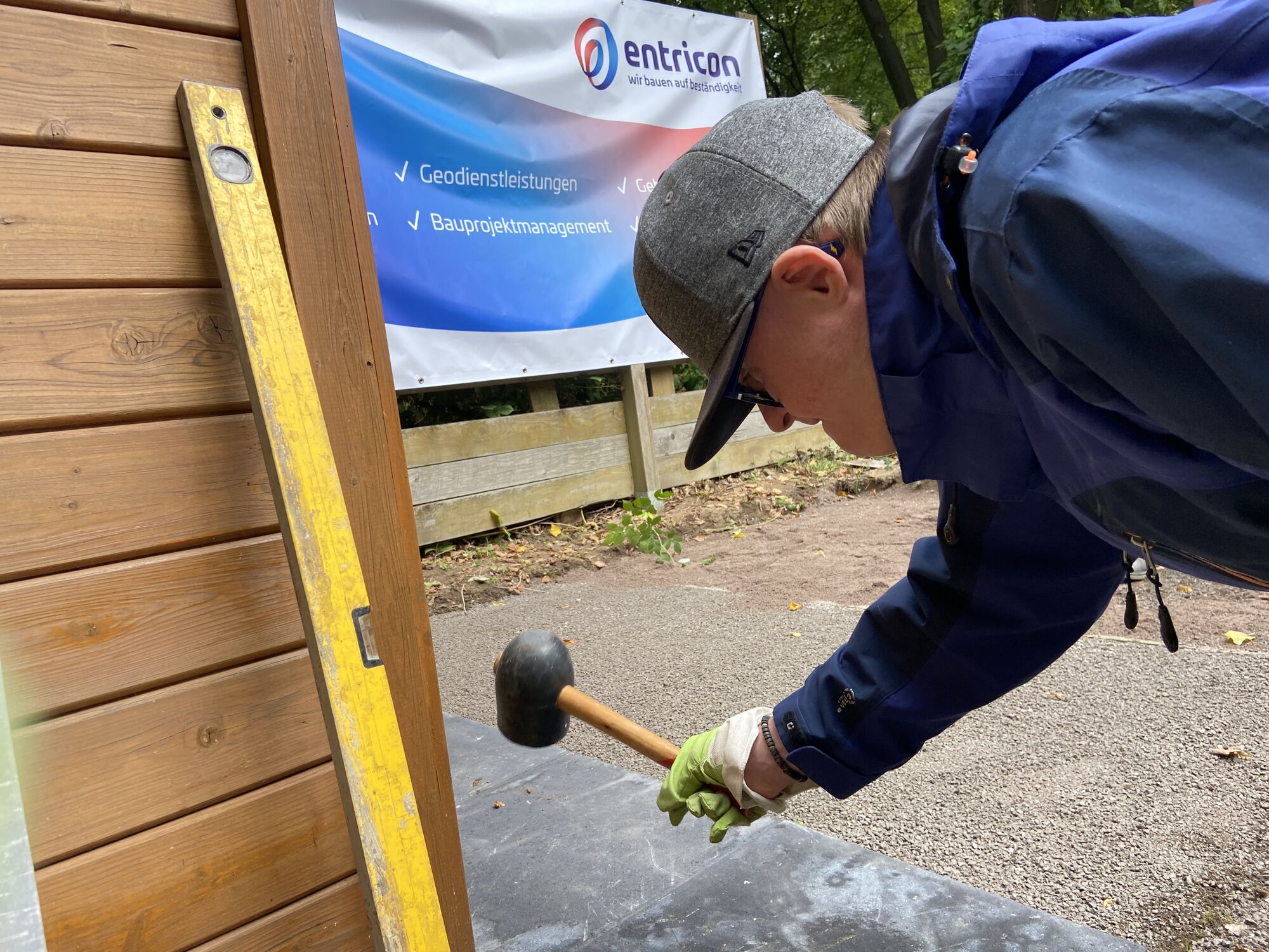 Brücken bauen: Verlegen von Terrassenplatten