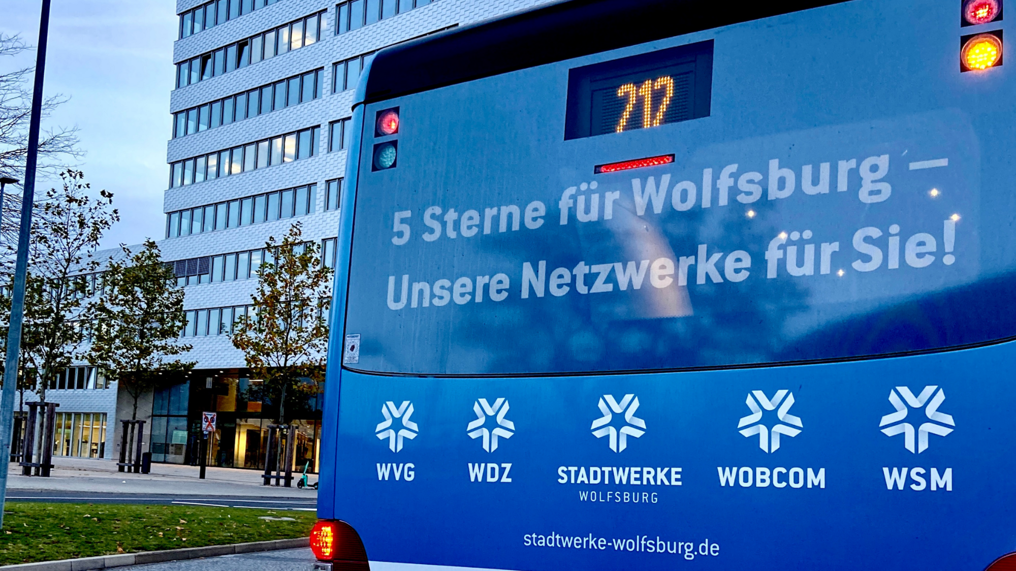 Bus vor dem WNT