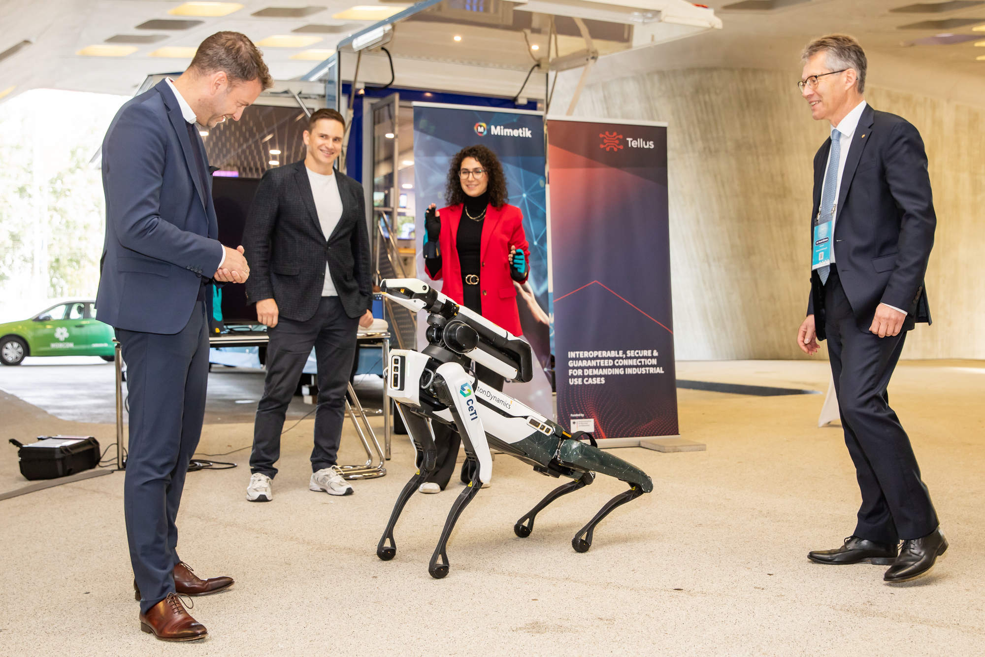 FutureCongress, Menschen mit Boston Dynamics Roboter