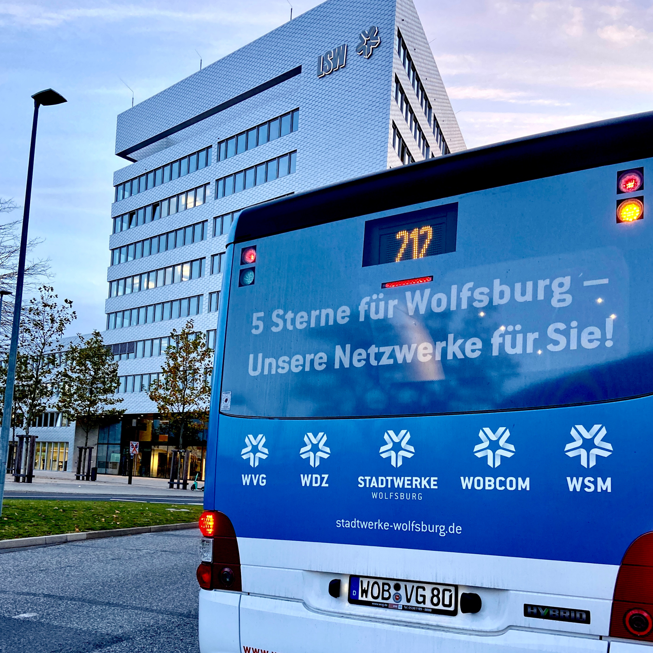 Bus vor dem WNT