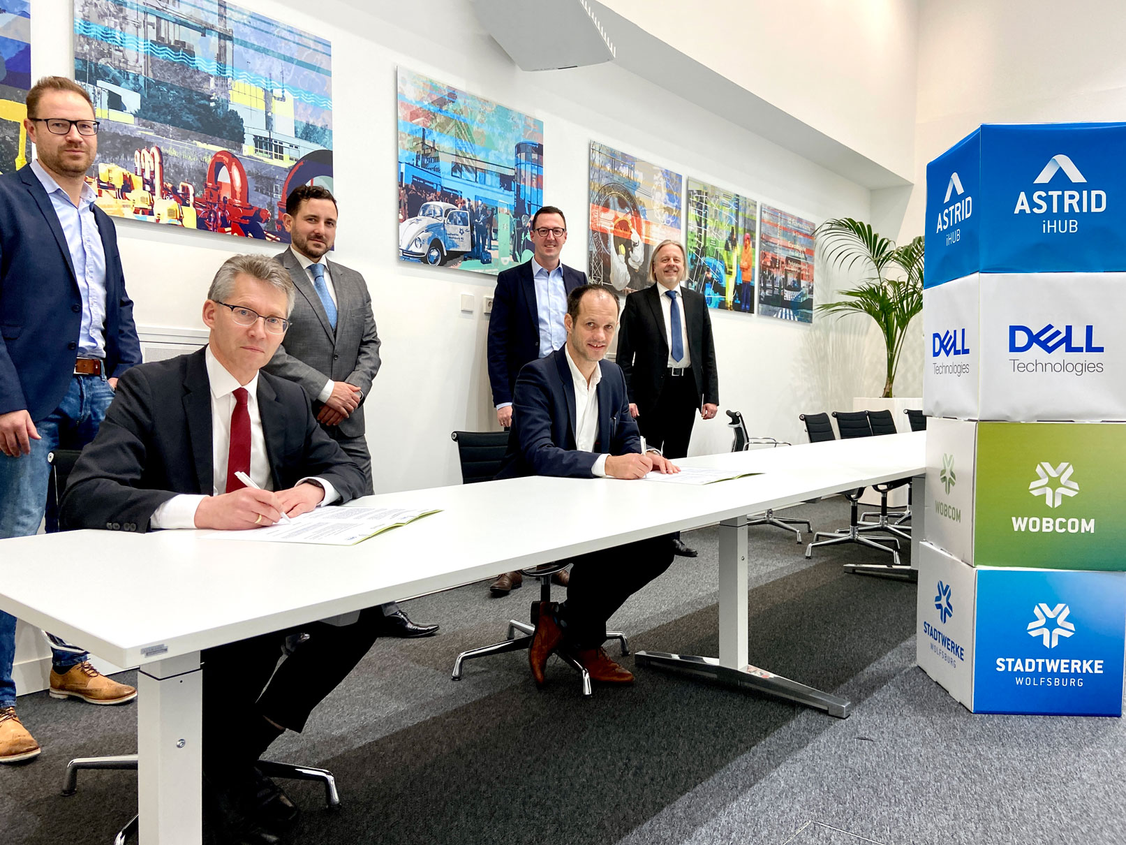 Gruppenfoto MoU-Unterschrift mit Dell Technologies